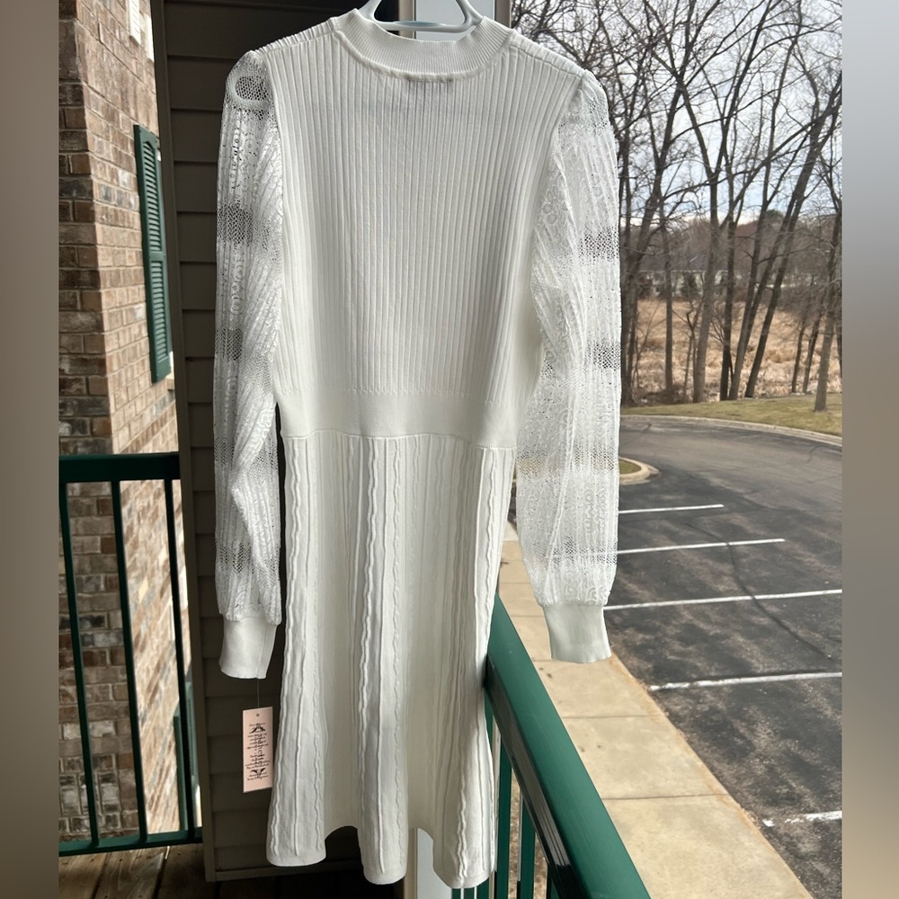 🆕 White Ribbed Knit Dress with Lace Sleeves - Picture 7 of 14